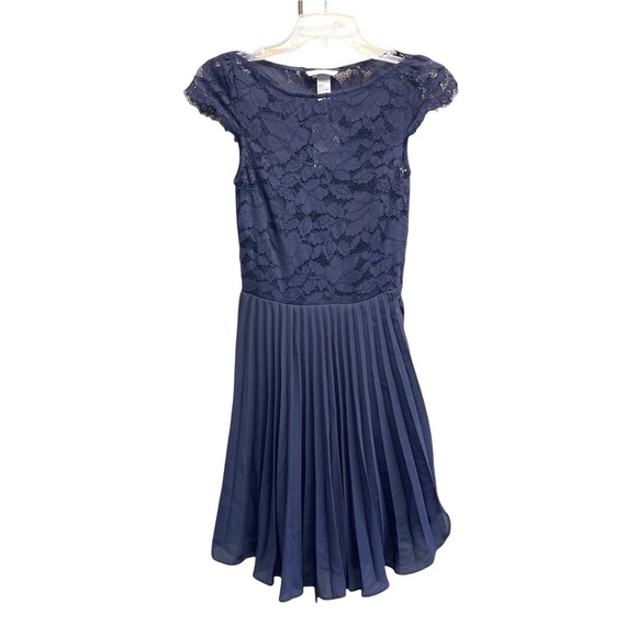 H&M Dark Navy Blue Floral Pleated Lace Dress Size 2 - Picture 3 of 12